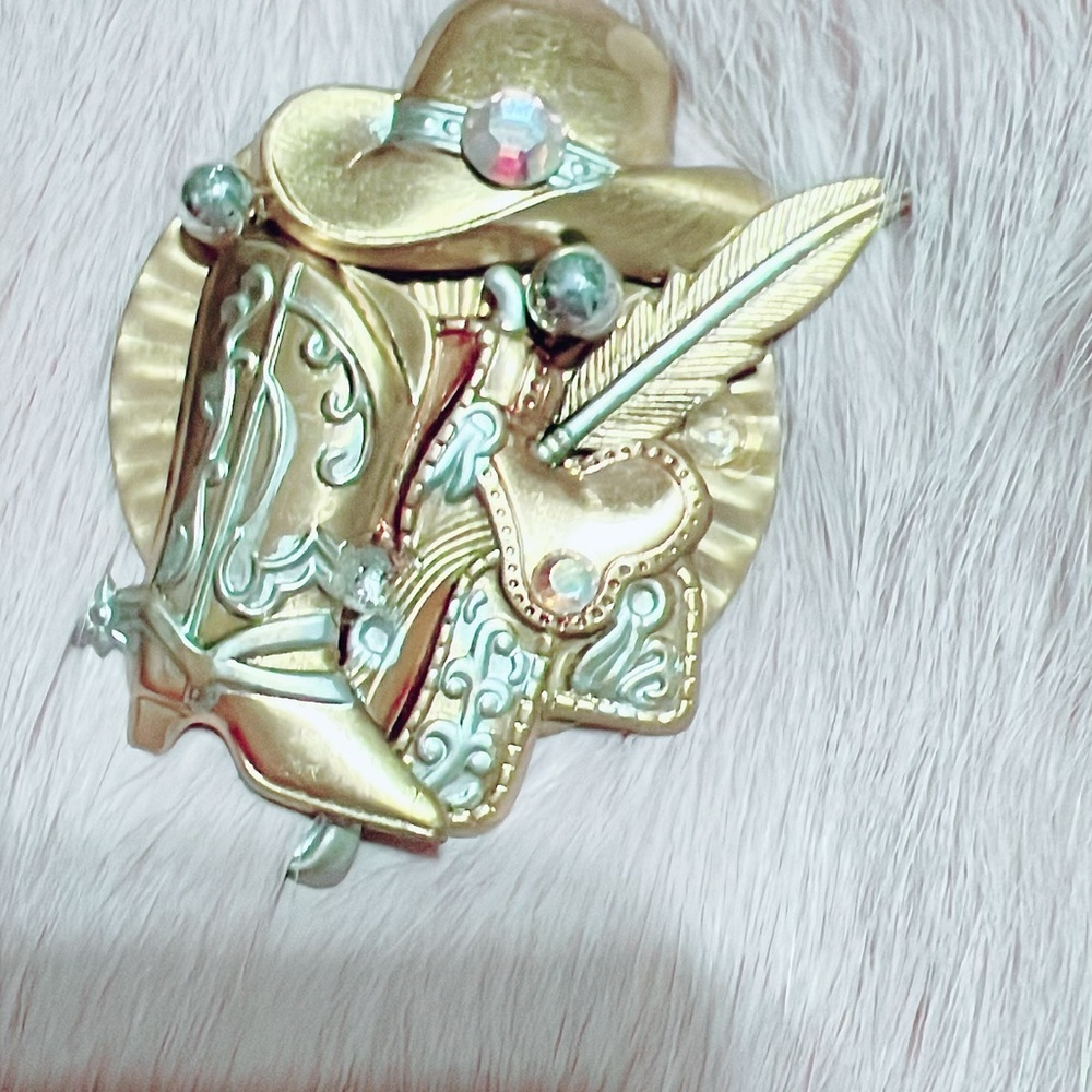 Vintage western gold and silver toned brooch